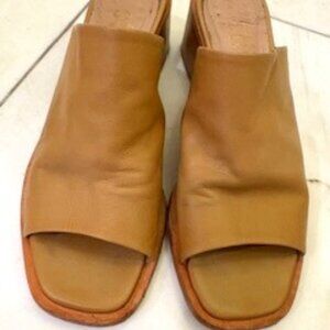 Clearout- leather sandals sz 9